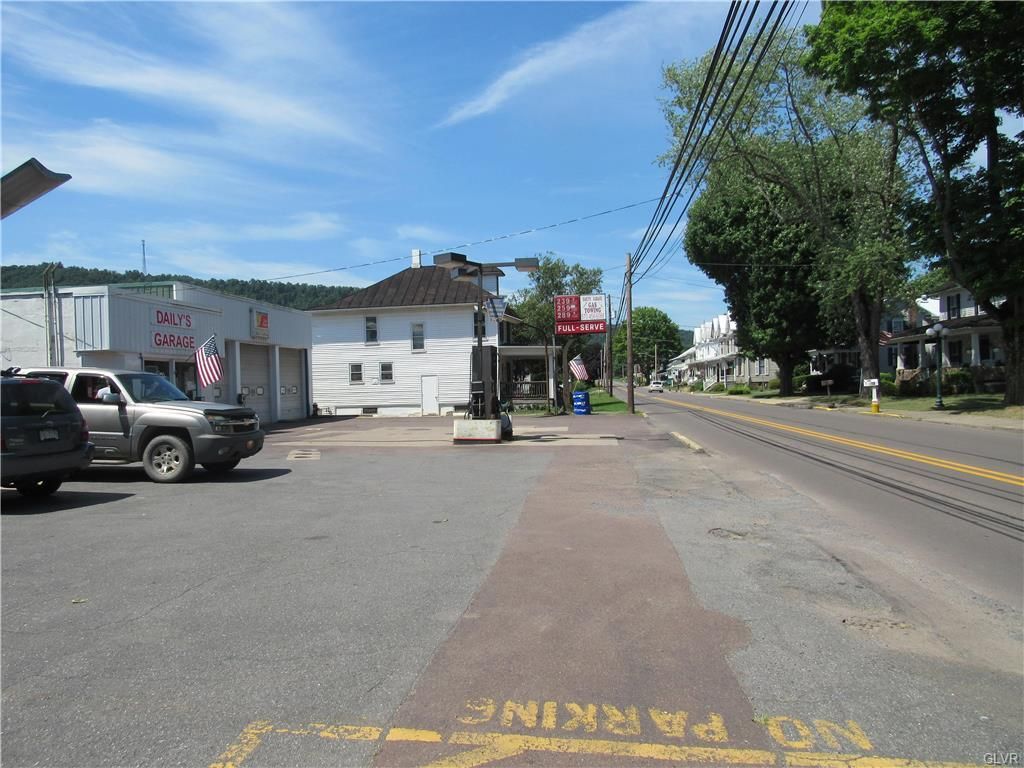 206 W 3rd St, Mount Carmel, PA 17851